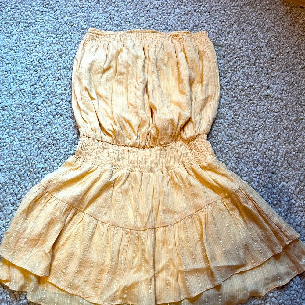 Flirty and feminine yellow tube dress